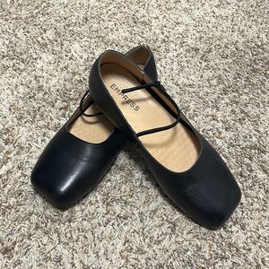 Empress Square Toe Flat in Black size 9